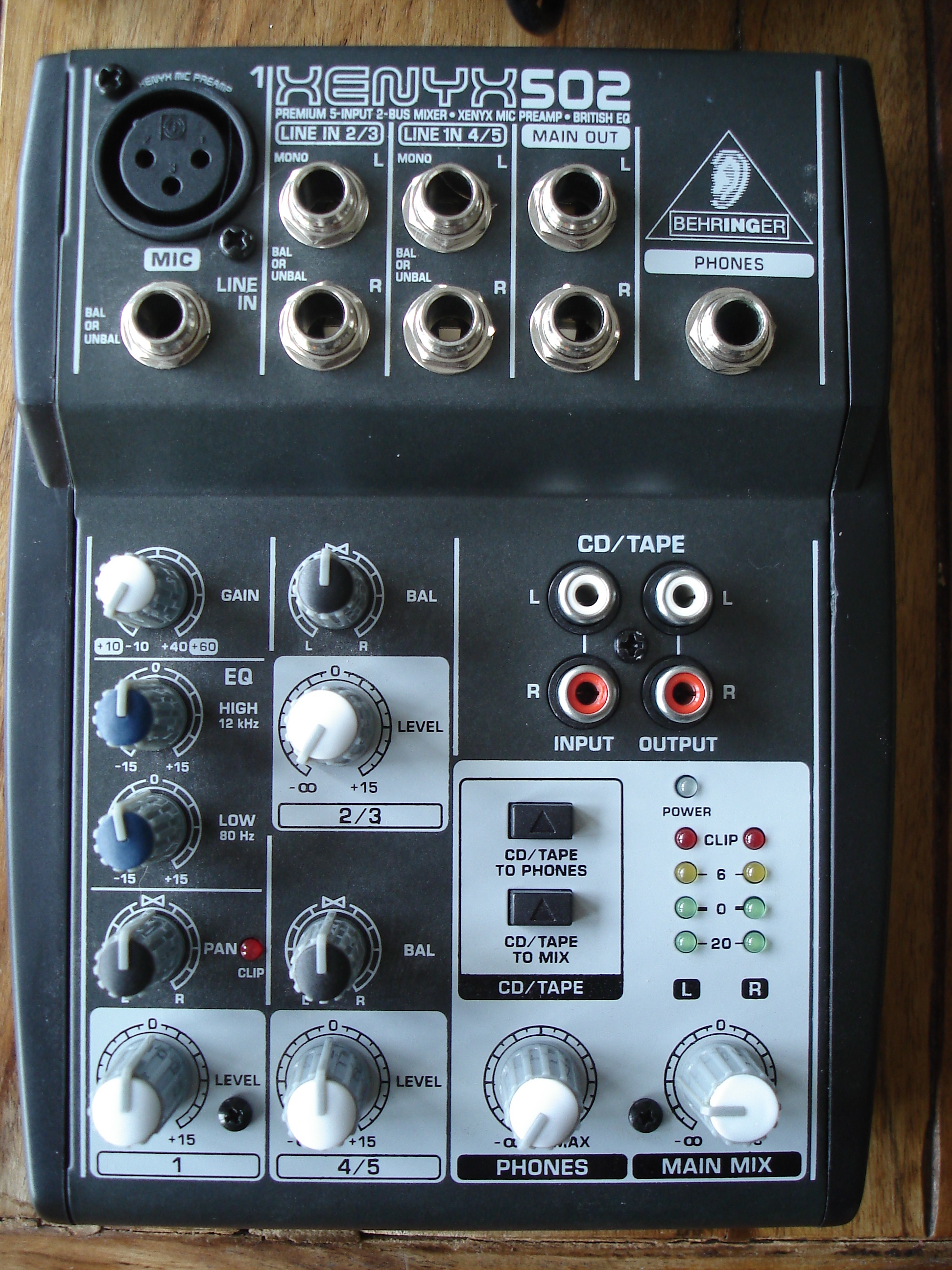 behringer-xenyx-502-526067.jpg