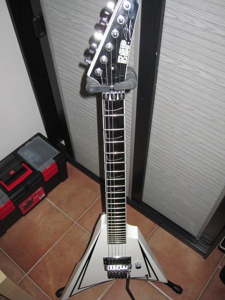 iche155k9jx.jpg