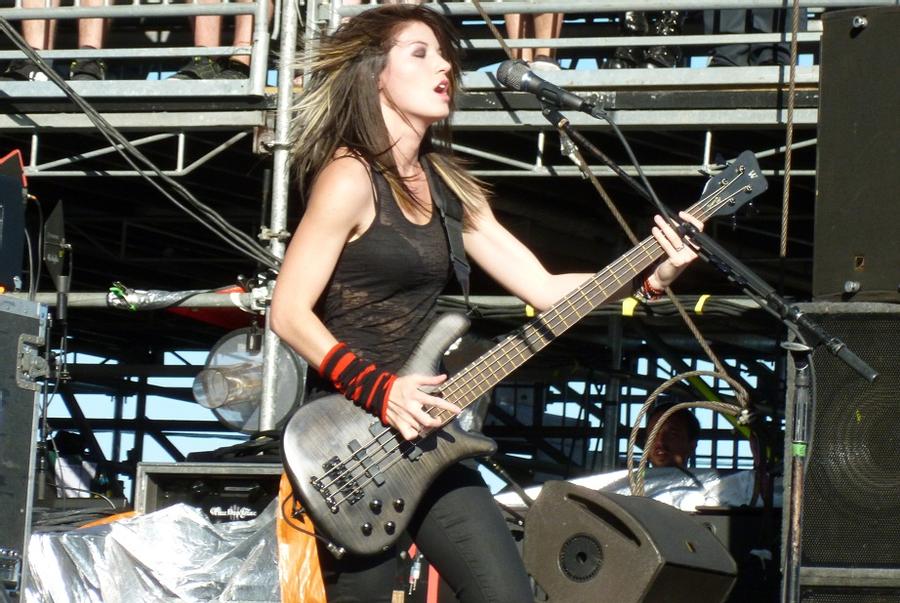 emma_anzai_bass_solo_by_noneofakind-d4q6m0u.jpg