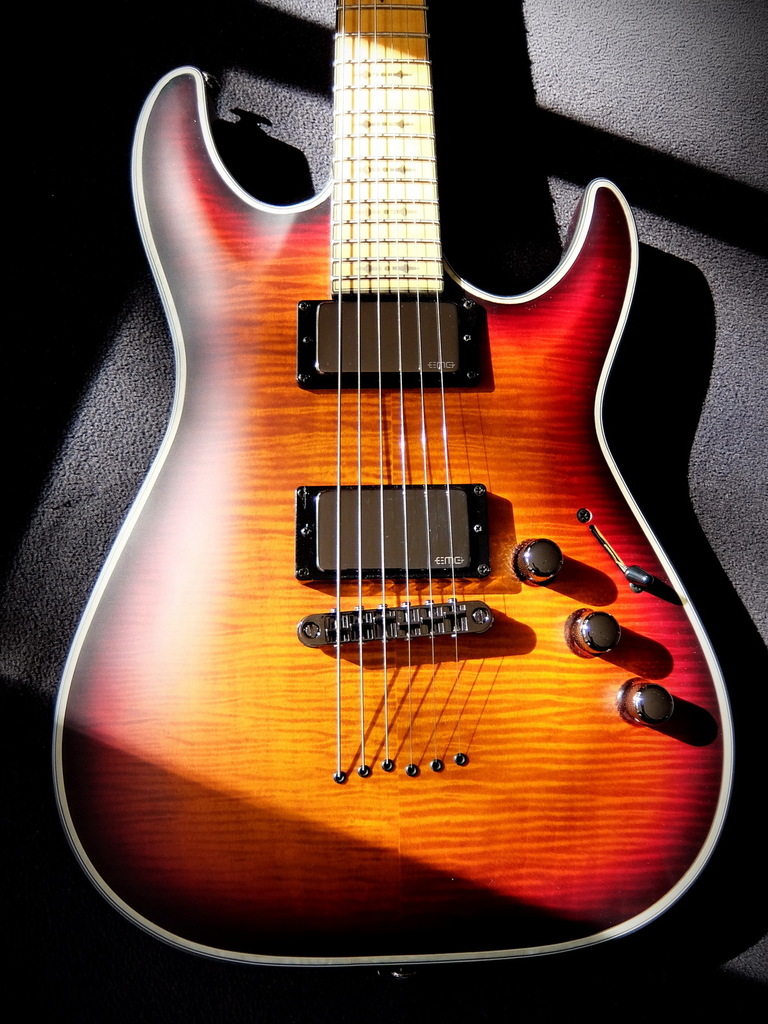 schecterhremsunburst1c9kmp.jpg