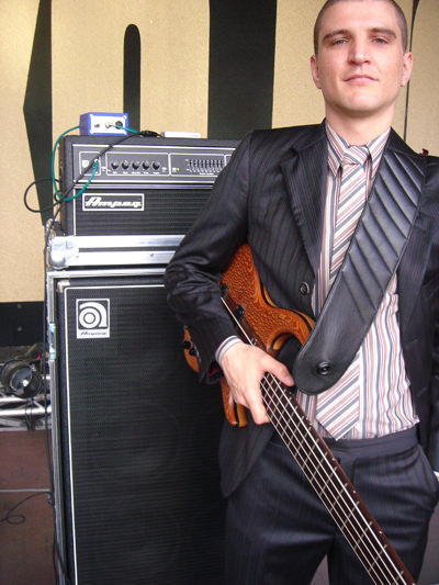 ampeg-endorser-ali-busse-von-jan-delay.jpg