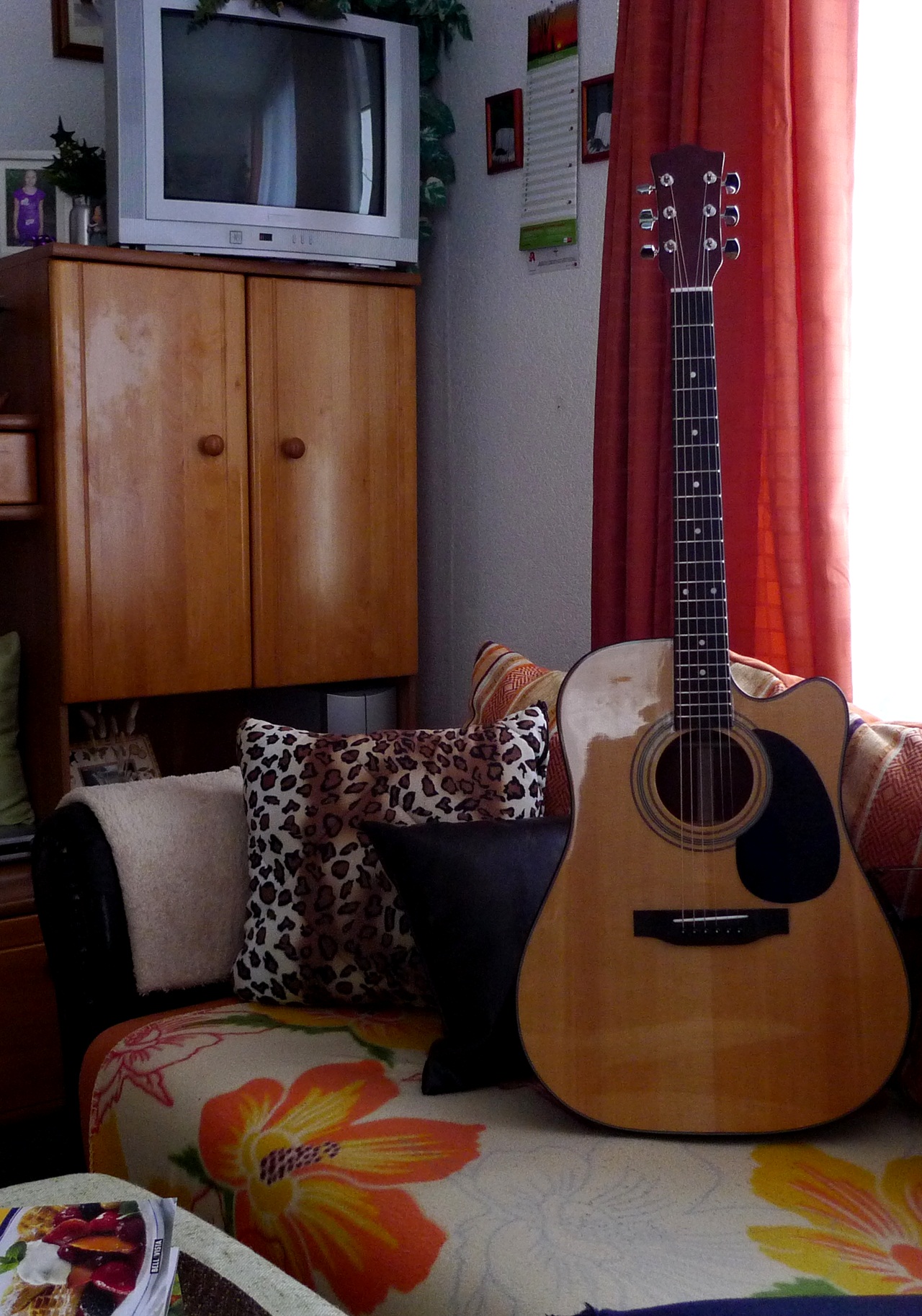 myguitar5sjj.jpg