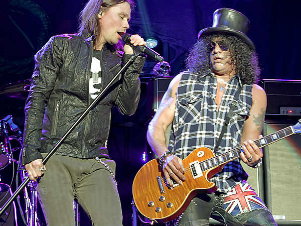 slash600.jpg