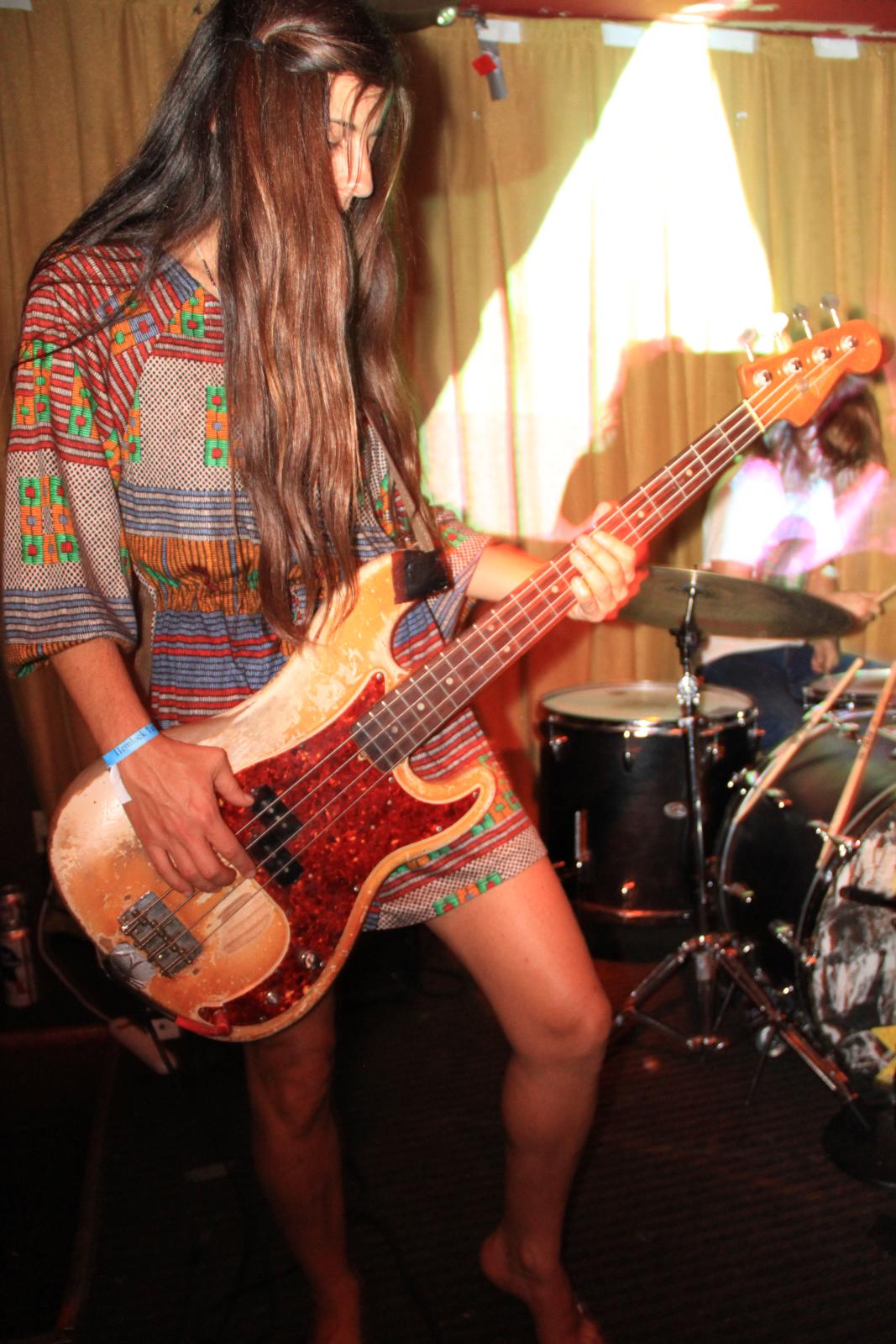 Paz-Lenchantin-Feet-792882.jpg