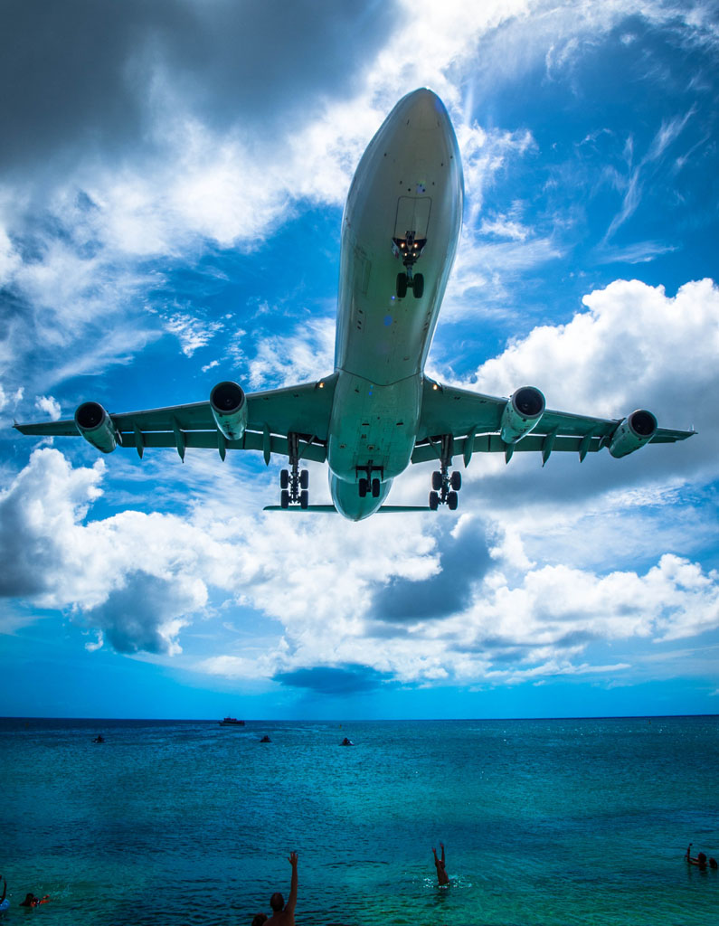 airbus-a340-landing-maho-beach-st-maarten.jpg