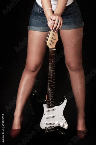 400_F_33169039_mT2PB831RynX0DbPEcjVVn7FNY733vog.jpg