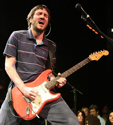 frusciante-stratocaster-red-1962.jpg