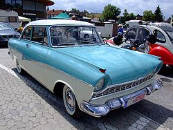 250px-Ford_Taunus_17M_deLuxe_1.JPG