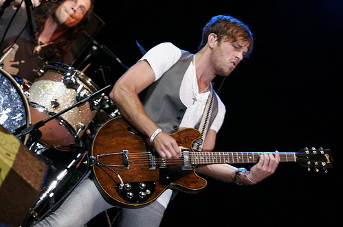 kings-of-leon-smash.jpg