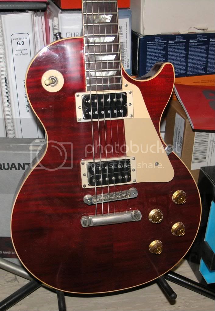1999_GibsonLesPaul_WineRed_1.jpg