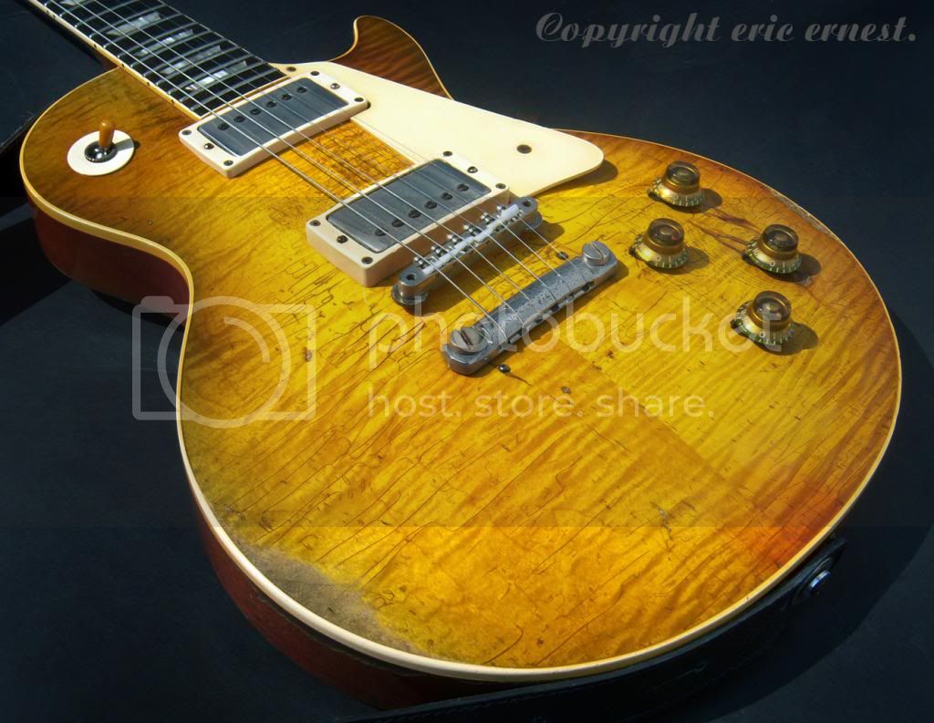 1959_gibson_les_paul_standard_guitar_9_0821_weather_checking.jpg
