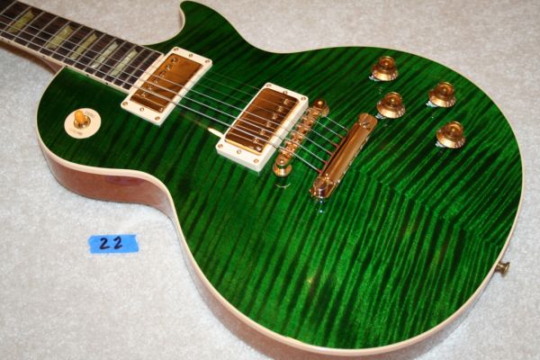 normal_1996_Gibson_Les_Paul_Classic_Premium_Plus_Limited_Edition_Hand_Rubbed_Translucent_Finish_Gold_Hardware__Green.JPG