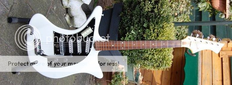 WeirdJapaneseguitarIbanezDega780px_zpscf9a1b05.jpg
