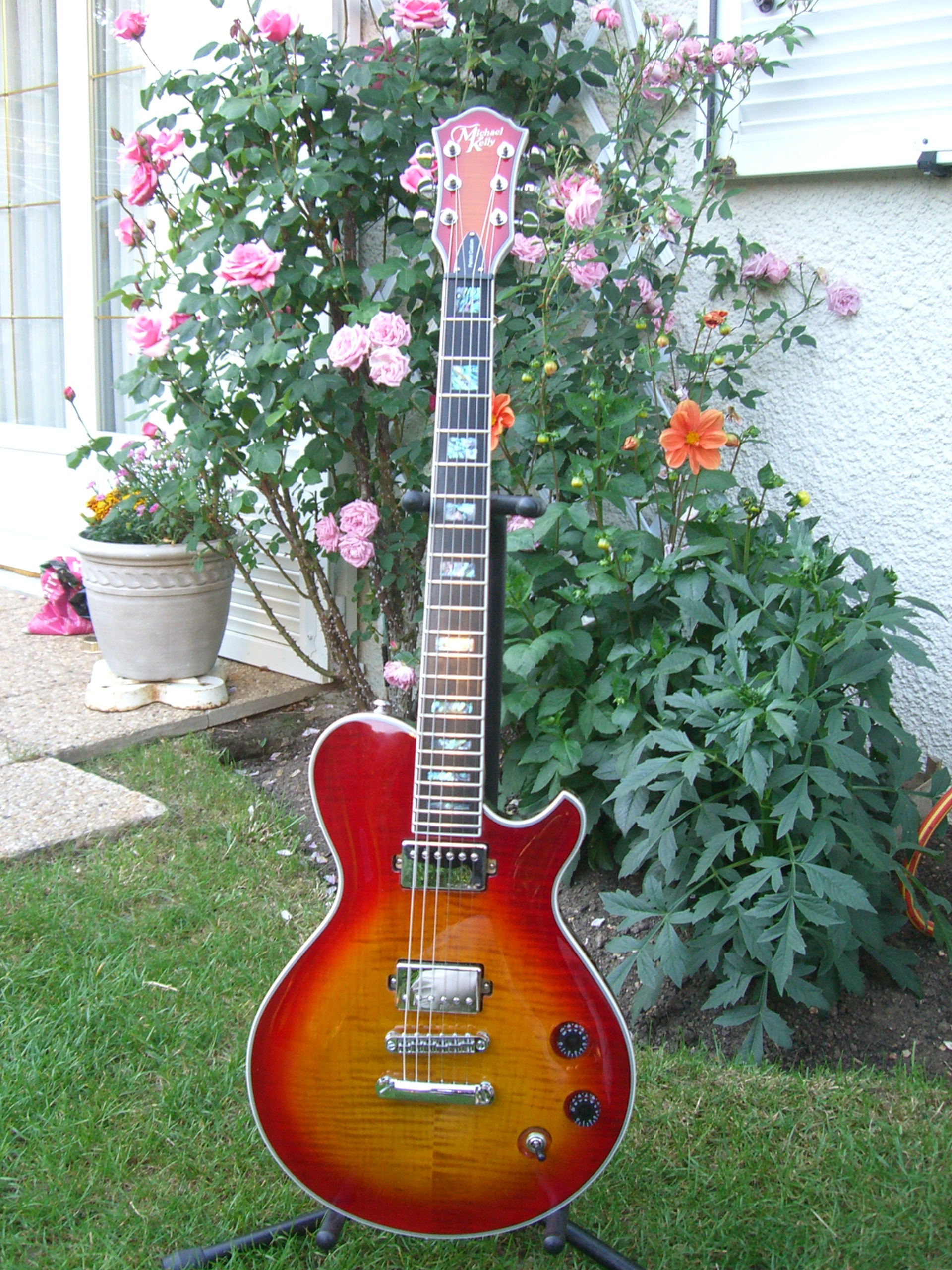 michael-kelly-guitars-custom-patriot-310104.jpg