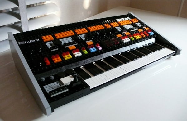 roland_jupiter_8_lego_synthesizer_1.jpg