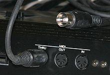 220px-Midi_ports_and_cable.jpg