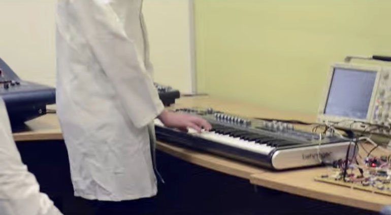 behringer-synthesizer.jpg