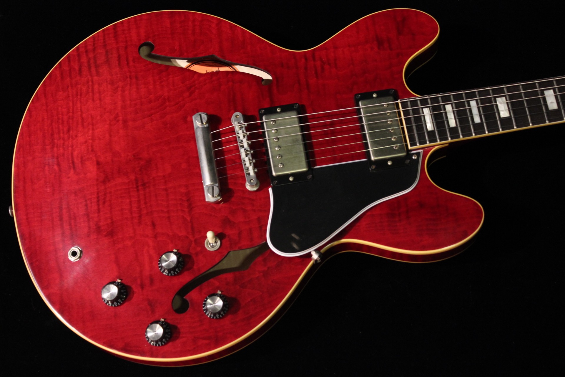 Gibson-Memphis-Limited-Edition-Wildwood-Spec-1963-ES335-558-SC_01.jpg