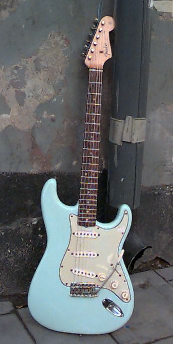 1963_Fender_Strat_refin_SB.jpg