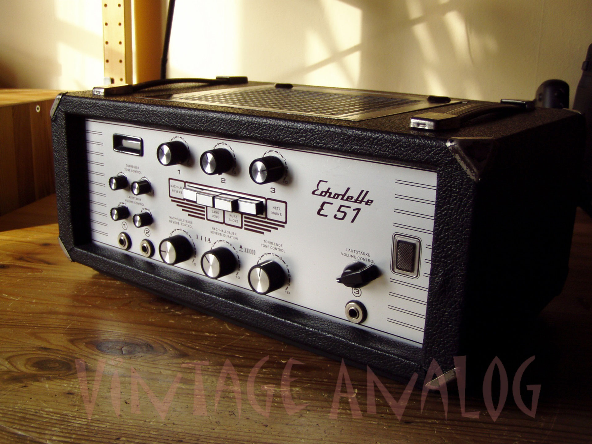 vintageanalog.jimdofree.com
