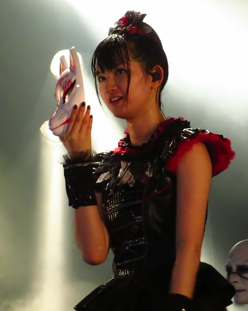 Babymetal_-_Megitsune_live_%40_Fortarock_2016_2m40s.jpg
