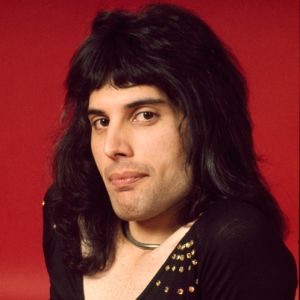 freddie-mercury-9406228-1-402.jpg