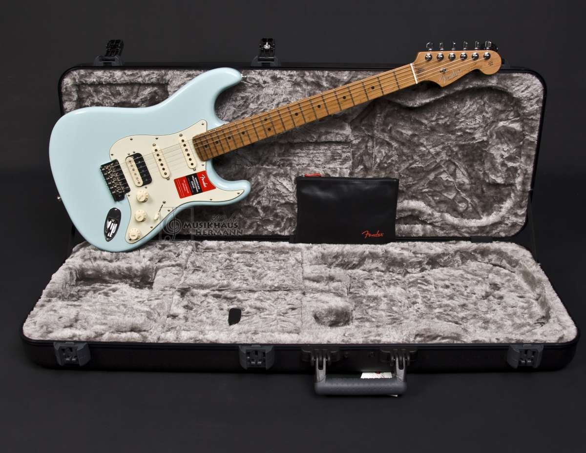 a7-3936-Fender-American-Professional-HSS-Daphne-Blue-Limited_600x600@2x.jpg