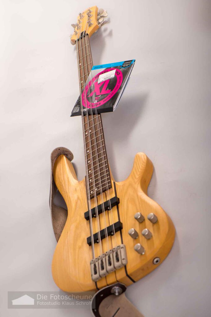 8 Saiter E-Bass mit neuen D'Addario Saiten EXL170-8 8 Saiter E-Bass mit neuen D'Addario Saiten EXL170-8