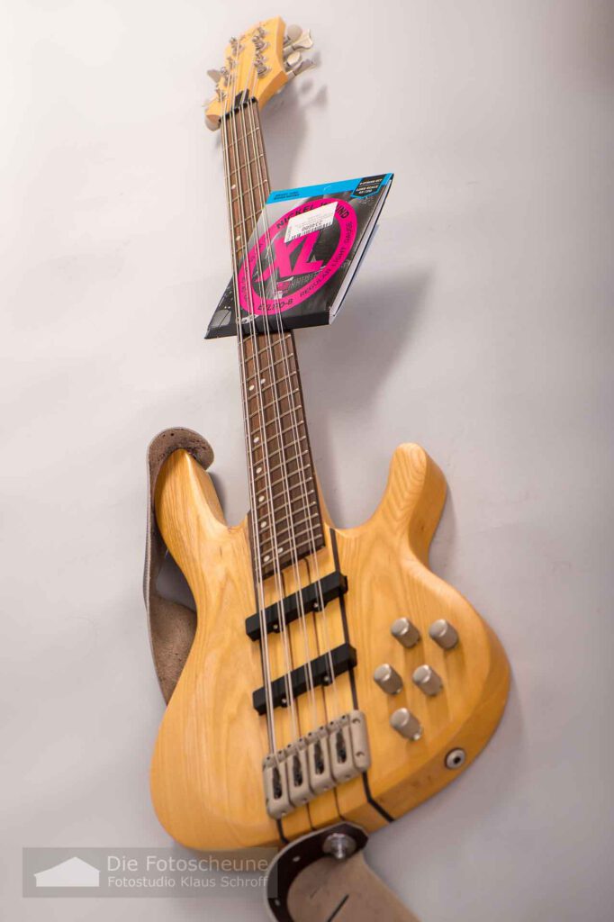 8 Saiter E-Bass mit neuen D'Addario Saiten EXL170-8