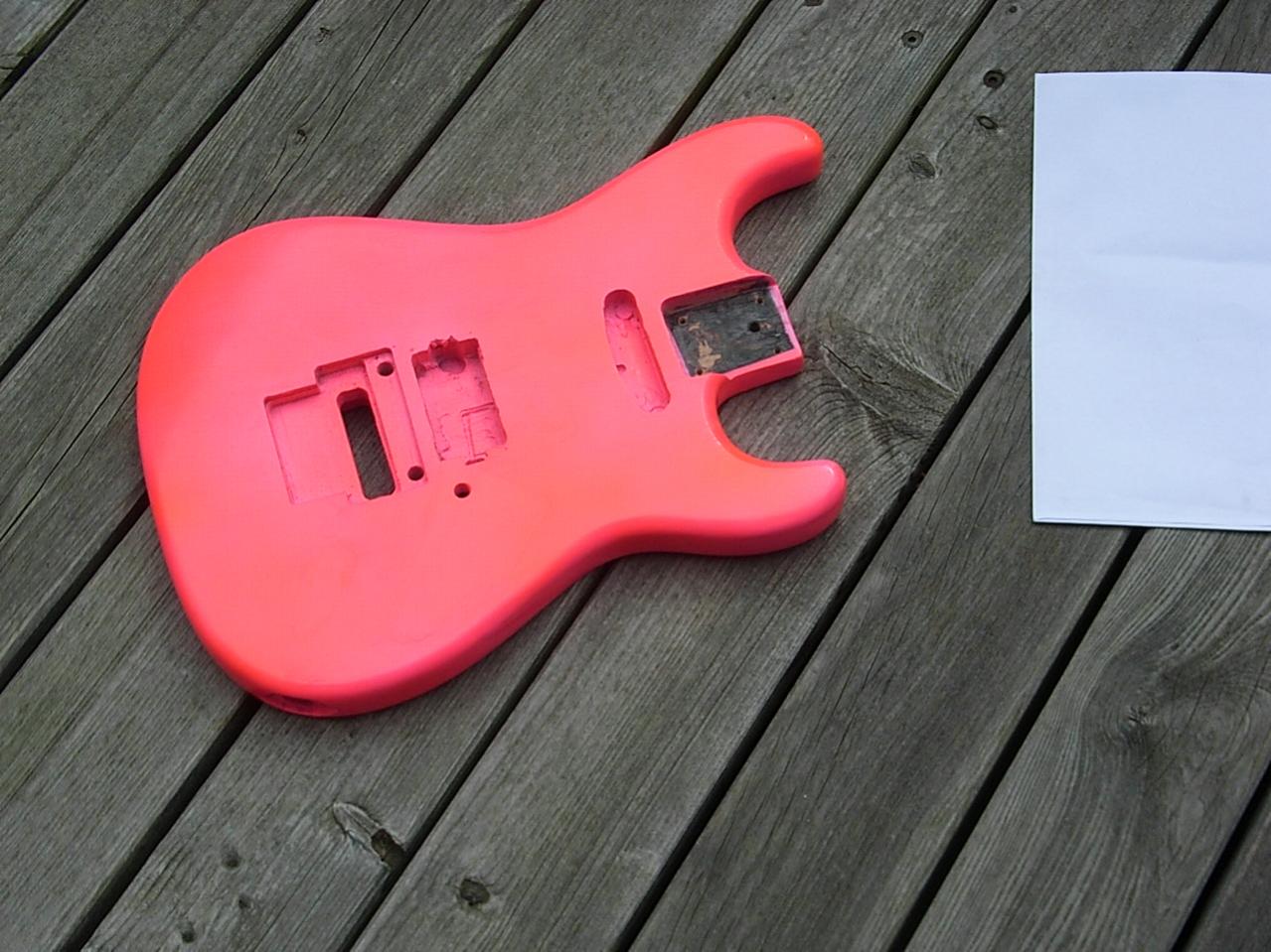 77865d1211808643-diy-johnsonstrat-80er-poser-klampfe-lack2.jpg