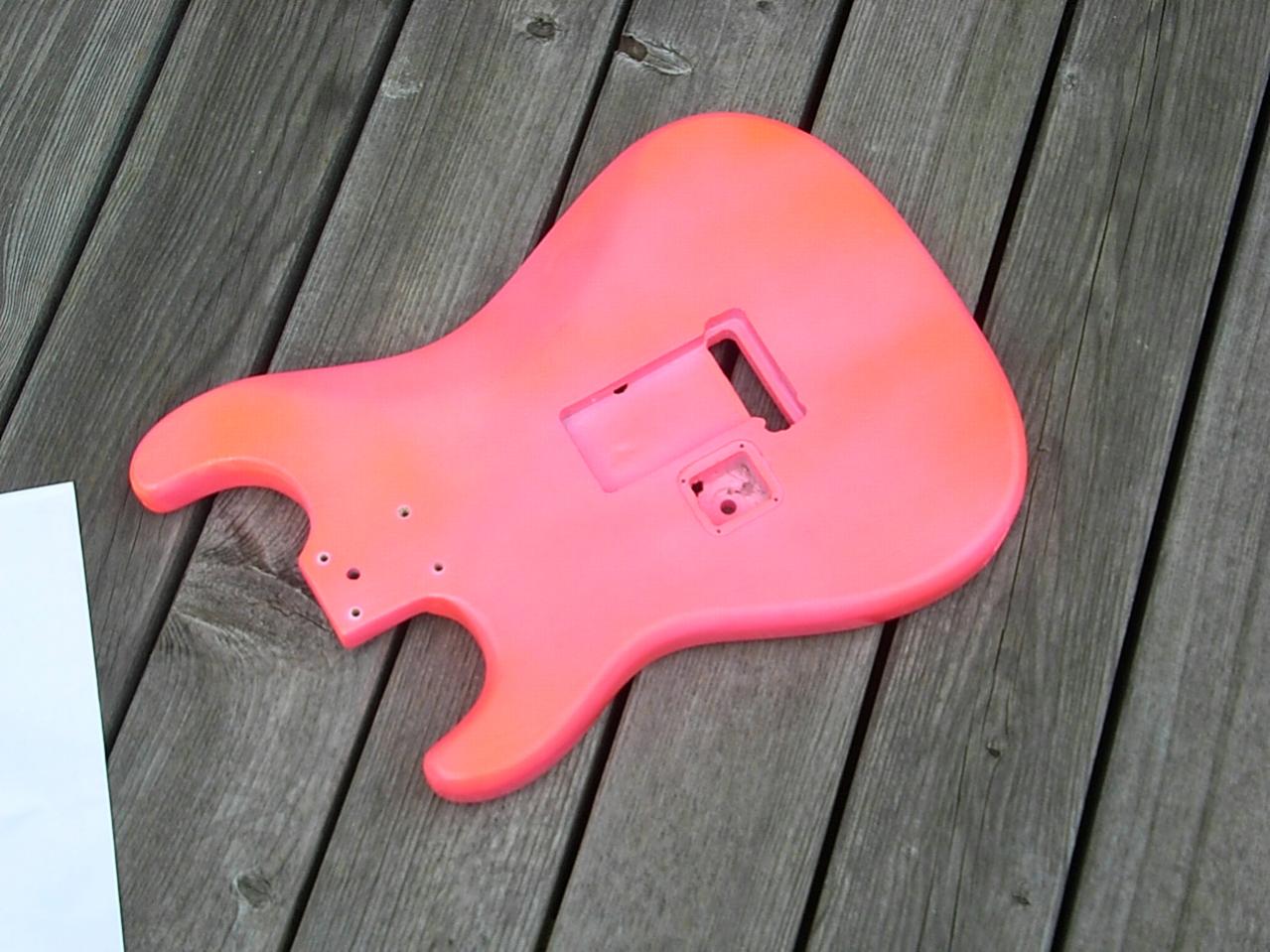 77866d1211808659-diy-johnsonstrat-80er-poser-klampfe-lack3.jpg