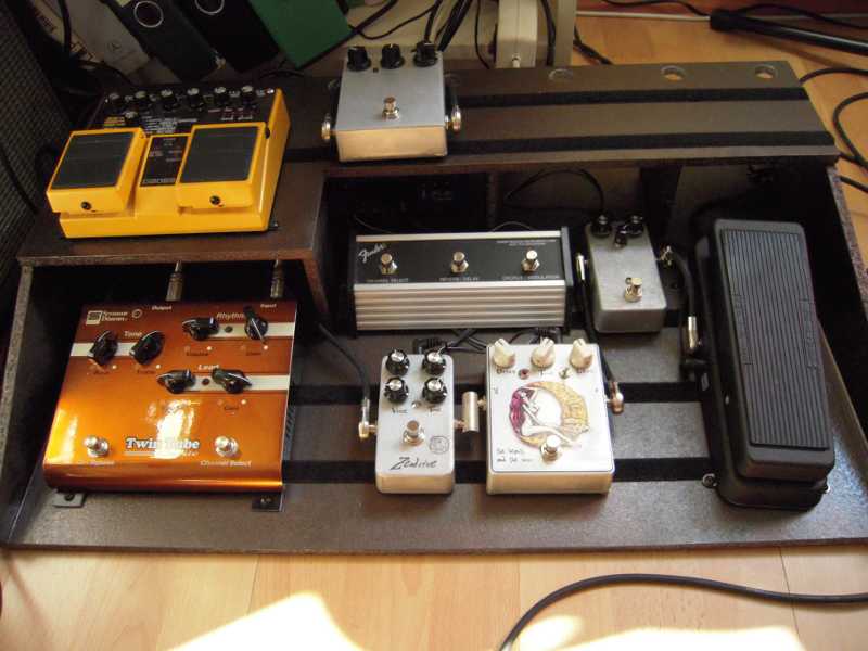 100483d1240213859-zeigt-her-eure-effektboards-part-iii-dscn0051.jpg