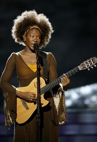 86319-bilder-girls-mit-gitarre-xy.jpg
