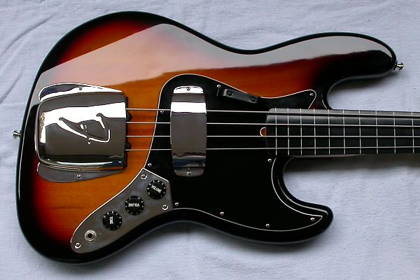 117517d1256312024-user-thread-jazz-b-sse-squier-jb-vm-rf-01.jpg