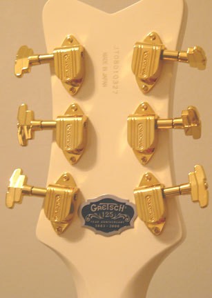 93945d1233422915t-projekt-des-dudes-zweiter-eigenbau-hollowbody-shortscale-e-bass-125th-emblem.jpg